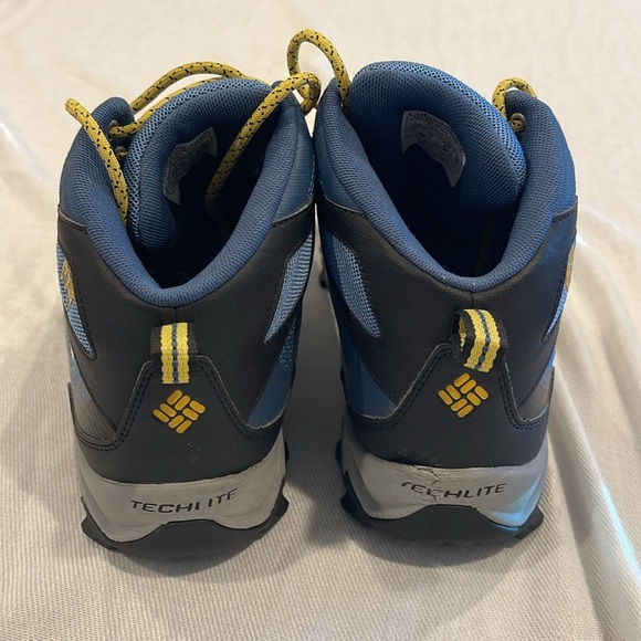 COLUMBIA Techlite Out dry Water Proof hiking shoes. SZ 8 - Picture 4 of 9